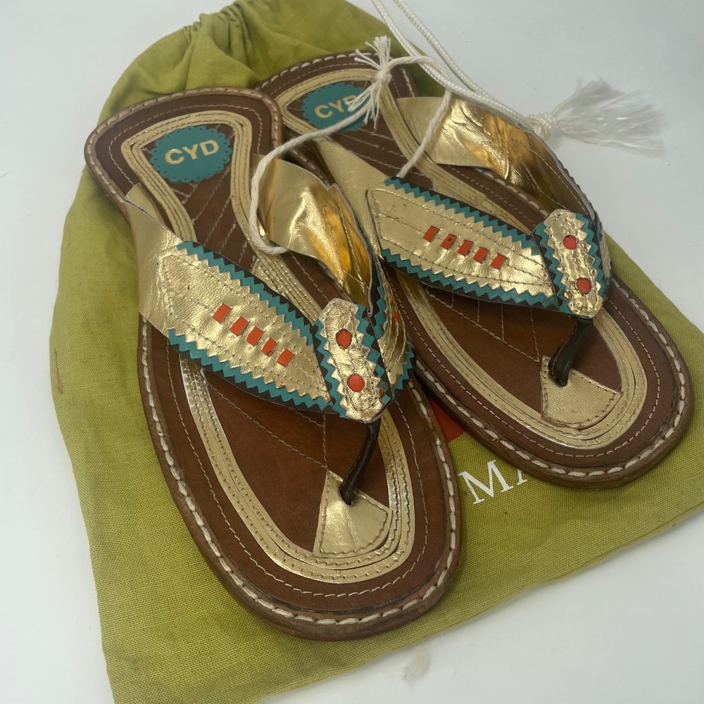 CYD by‎ Cydney Mandel Gold Leather Thong Sandals Boho Embroidered Flat Size 9